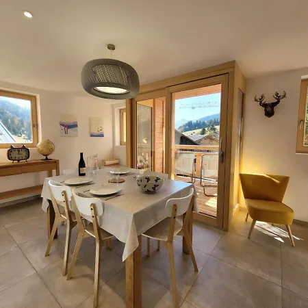 Lumineux Et Spacieux Avec 2 Terrasses, Proche Des Pistes Et Commerces Aux Gets - Fr-1-598-94 Lägenhet *